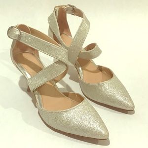 Kelly and Katie Silver Shimmery Heels (Sz 7.5)